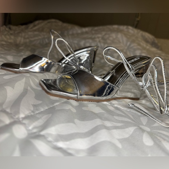 Silver Chrome Strappy Wedge Heels - Cider NWOT - Picture 2 of 8